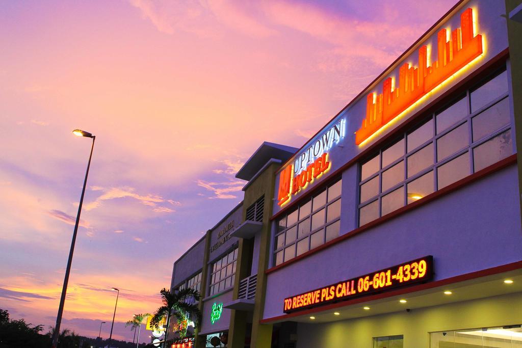 Uptown 3*